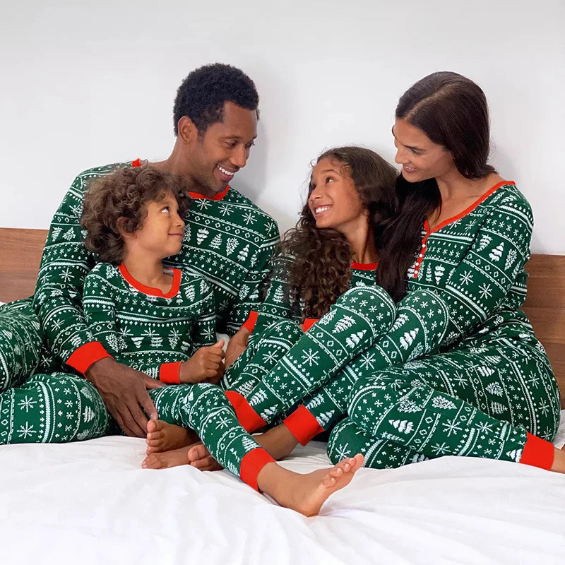 Pyjama de Noël assorti pour toute la famille – Vert ou blanc